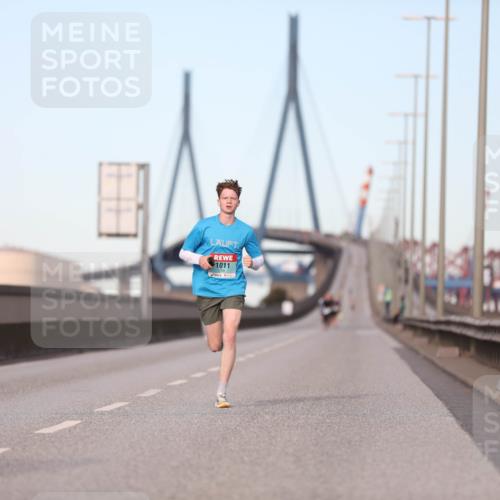 03.10.2024 - Köhlbrandbrückenlauf Fuchs,  Jonas http://msf.ph/oto/7195136 03.10.2024 09:34:35 Position 3 1011 meine-sportfotos.de