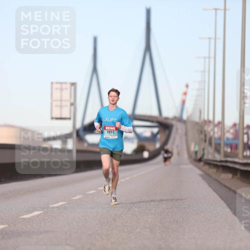 03.10.2024 - Köhlbrandbrückenlauf Fuchs,  Jonas http://msf.ph/oto/7195158 03.10.2024 09:34:35 Position 3 1011 meine-sportfotos.de