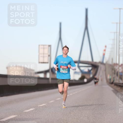 03.10.2024 - Köhlbrandbrückenlauf Fuchs,  Jonas http://msf.ph/oto/7195208 03.10.2024 09:34:36 Position 3 1011 meine-sportfotos.de