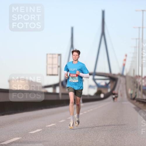 03.10.2024 - Köhlbrandbrückenlauf Fuchs,  Jonas http://msf.ph/oto/7195238 03.10.2024 09:34:36 Position 3 1011 meine-sportfotos.de