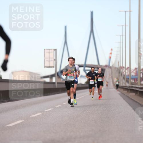 03.10.2024 - Köhlbrandbrückenlauf Fuchs,  Jonas http://msf.ph/oto/7195910 03.10.2024 09:35:12 Position 3 3676 meine-sportfotos.de
