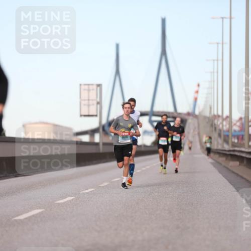 03.10.2024 - Köhlbrandbrückenlauf Fuchs,  Jonas http://msf.ph/oto/7195940 03.10.2024 09:35:12 Position 3 3676 meine-sportfotos.de