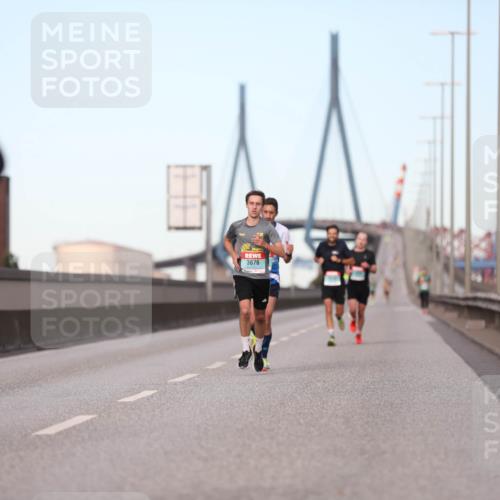 03.10.2024 - Köhlbrandbrückenlauf Fuchs,  Jonas http://msf.ph/oto/7195965 03.10.2024 09:35:12 Position 3 3676 meine-sportfotos.de