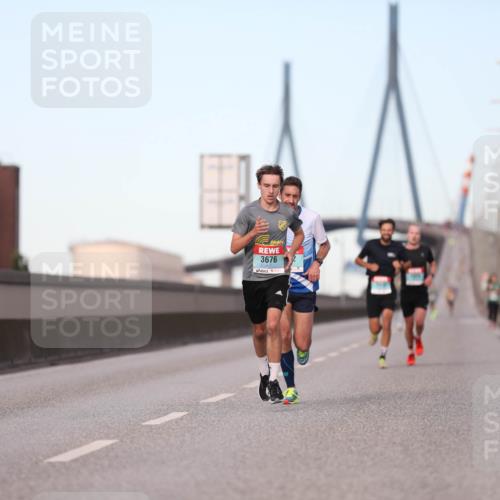 03.10.2024 - Köhlbrandbrückenlauf Fuchs,  Jonas http://msf.ph/oto/7196015 03.10.2024 09:35:13 Position 3 3676 meine-sportfotos.de