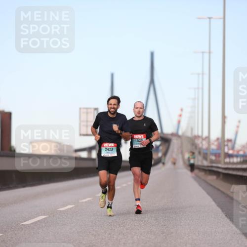 03.10.2024 - Köhlbrandbrückenlauf Fuchs,  Jonas http://msf.ph/oto/7196381 03.10.2024 09:35:19 Position 3 2423, 1020 meine-sportfotos.de