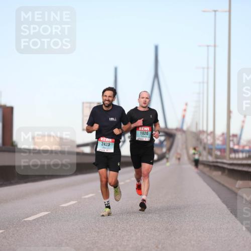 03.10.2024 - Köhlbrandbrückenlauf Fuchs,  Jonas http://msf.ph/oto/7196436 03.10.2024 09:35:19 Position 3 2423, 1020 meine-sportfotos.de