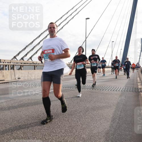 03.10.2024 - Köhlbrandbrückenlauf Matties Gatica Varas http://msf.ph/oto/7196767 03.10.2024 09:28:32 Position 2 35, 2395 meine-sportfotos.de