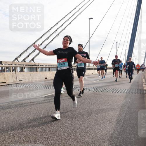 03.10.2024 - Köhlbrandbrückenlauf Matties Gatica Varas http://msf.ph/oto/7196811 03.10.2024 09:28:33 Position 2 2395, 2005 meine-sportfotos.de