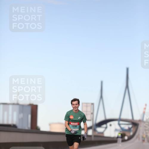 03.10.2024 - Köhlbrandbrückenlauf Fuchs,  Jonas http://msf.ph/oto/7196854 03.10.2024 09:35:54 Position 3 1330 meine-sportfotos.de