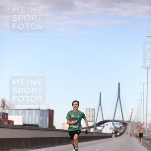 03.10.2024 - Köhlbrandbrückenlauf Fuchs,  Jonas http://msf.ph/oto/7196890 03.10.2024 09:35:55 Position 3  meine-sportfotos.de