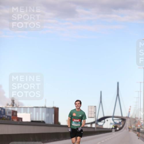 03.10.2024 - Köhlbrandbrückenlauf Fuchs,  Jonas http://msf.ph/oto/7196905 03.10.2024 09:35:55 Position 3 1330 meine-sportfotos.de