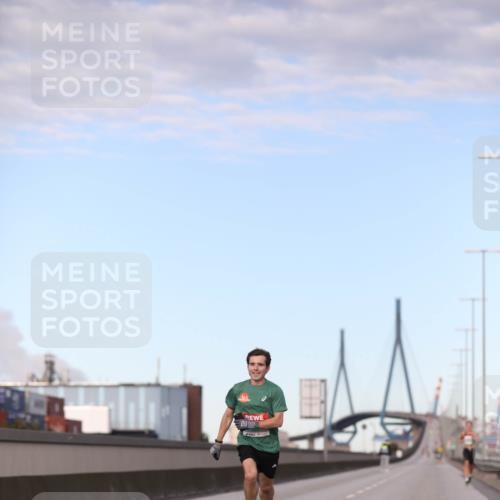 03.10.2024 - Köhlbrandbrückenlauf Fuchs,  Jonas http://msf.ph/oto/7196912 03.10.2024 09:35:55 Position 3  meine-sportfotos.de