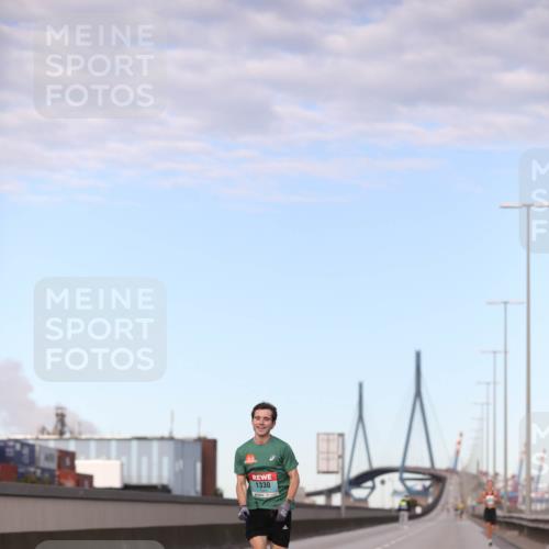 03.10.2024 - Köhlbrandbrückenlauf Fuchs,  Jonas http://msf.ph/oto/7196924 03.10.2024 09:35:55 Position 3 1330 meine-sportfotos.de