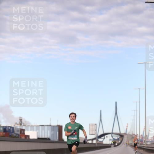 03.10.2024 - Köhlbrandbrückenlauf Fuchs,  Jonas http://msf.ph/oto/7196935 03.10.2024 09:35:55 Position 3 1330 meine-sportfotos.de