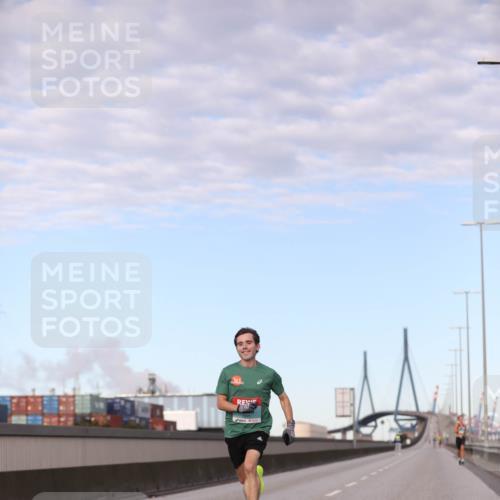 03.10.2024 - Köhlbrandbrückenlauf Fuchs,  Jonas http://msf.ph/oto/7196997 03.10.2024 09:35:56 Position 3  meine-sportfotos.de