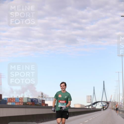 03.10.2024 - Köhlbrandbrückenlauf Fuchs,  Jonas http://msf.ph/oto/7197013 03.10.2024 09:35:56 Position 3 1330 meine-sportfotos.de