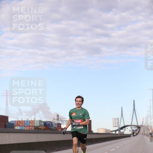 03.10.2024 - Köhlbrandbrückenlauf Fuchs,  Jonas http://msf.ph/oto/7197033 03.10.2024 09:35:56 Position 3  meine-sportfotos.de