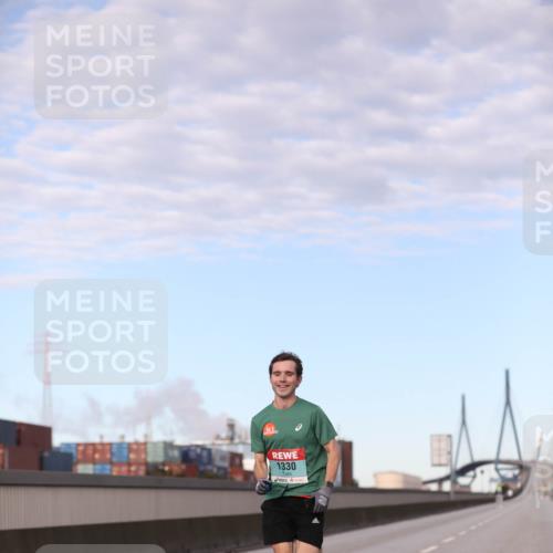 03.10.2024 - Köhlbrandbrückenlauf Fuchs,  Jonas http://msf.ph/oto/7197056 03.10.2024 09:35:56 Position 3 1330 meine-sportfotos.de