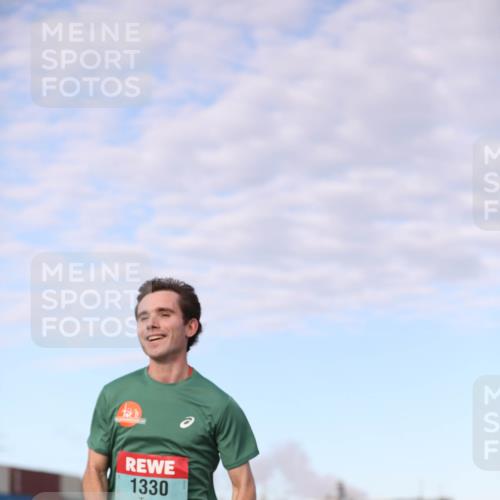 03.10.2024 - Köhlbrandbrückenlauf Fuchs,  Jonas http://msf.ph/oto/7197174 03.10.2024 09:35:57 Position 3 1330 meine-sportfotos.de