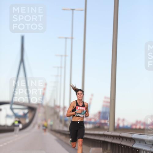 03.10.2024 - Köhlbrandbrückenlauf Fuchs,  Jonas http://msf.ph/oto/7197324 03.10.2024 09:36:01 Position 3  meine-sportfotos.de