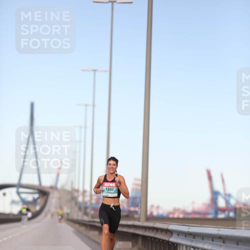 03.10.2024 - Köhlbrandbrückenlauf Fuchs,  Jonas http://msf.ph/oto/7197366 03.10.2024 09:36:02 Position 3 1047 meine-sportfotos.de