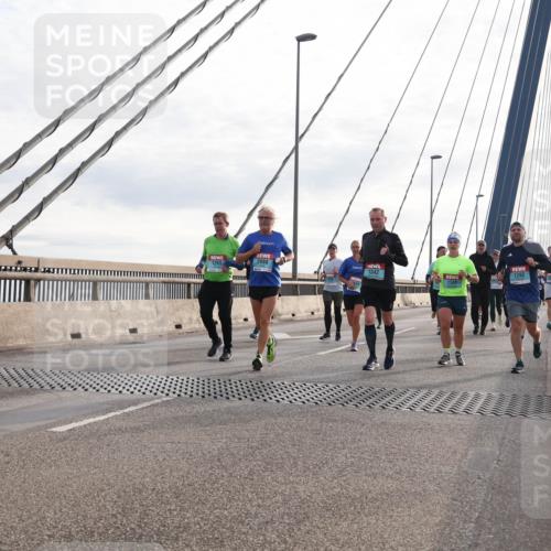 03.10.2024 - Köhlbrandbrückenlauf Matties Gatica Varas http://msf.ph/oto/7197509 03.10.2024 09:28:45 Position 2 1851, 2088, 1265, 1342, 1282, 1543 meine-sportfotos.de