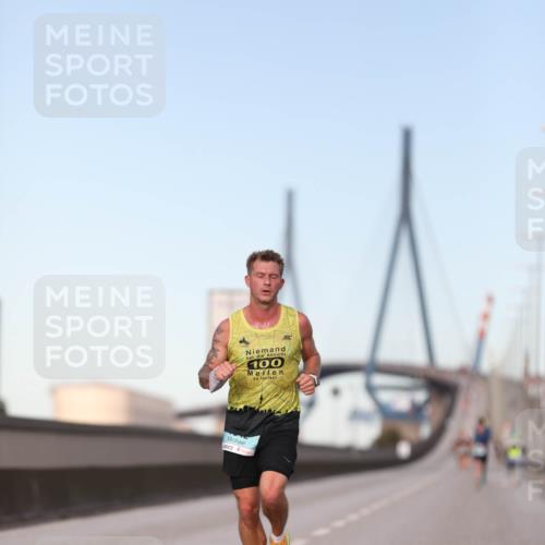 03.10.2024 - Köhlbrandbrückenlauf Fuchs,  Jonas http://msf.ph/oto/7197756 03.10.2024 09:36:33 Position 3 100 meine-sportfotos.de