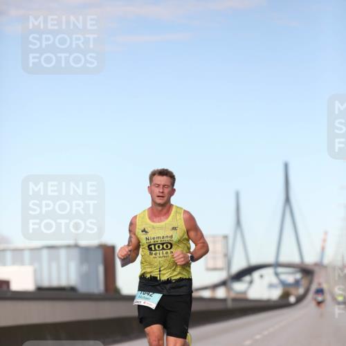 03.10.2024 - Köhlbrandbrückenlauf Fuchs,  Jonas http://msf.ph/oto/7197782 03.10.2024 09:36:35 Position 3 100, 042 meine-sportfotos.de