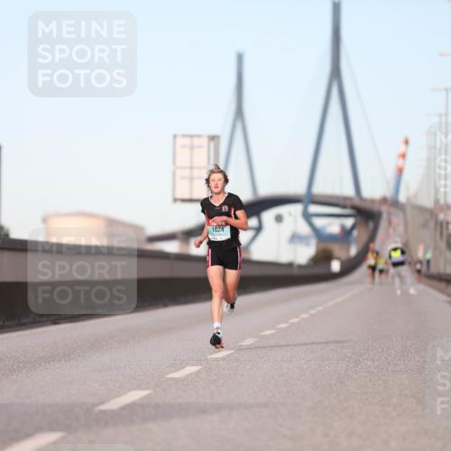 03.10.2024 - Köhlbrandbrückenlauf Fuchs,  Jonas http://msf.ph/oto/7198006 03.10.2024 09:36:59 Position 3 1024 meine-sportfotos.de