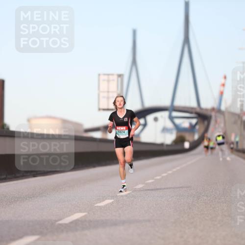 03.10.2024 - Köhlbrandbrückenlauf Fuchs,  Jonas http://msf.ph/oto/7198020 03.10.2024 09:36:59 Position 3 2, 1024 meine-sportfotos.de