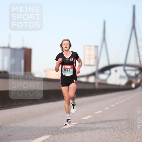 03.10.2024 - Köhlbrandbrückenlauf Fuchs,  Jonas http://msf.ph/oto/7198053 03.10.2024 09:37:02 Position 3 1024 meine-sportfotos.de