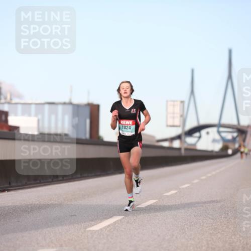 03.10.2024 - Köhlbrandbrückenlauf Fuchs,  Jonas http://msf.ph/oto/7198115 03.10.2024 09:37:02 Position 3 1024 meine-sportfotos.de