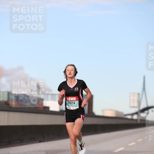 03.10.2024 - Köhlbrandbrückenlauf Fuchs,  Jonas http://msf.ph/oto/7198209 03.10.2024 09:37:04 Position 3 1024 meine-sportfotos.de