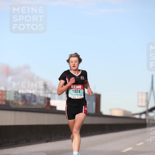 03.10.2024 - Köhlbrandbrückenlauf Fuchs,  Jonas http://msf.ph/oto/7198217 03.10.2024 09:37:04 Position 3 1024 meine-sportfotos.de