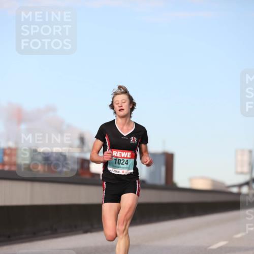 03.10.2024 - Köhlbrandbrückenlauf Fuchs,  Jonas http://msf.ph/oto/7198234 03.10.2024 09:37:04 Position 3 1024 meine-sportfotos.de