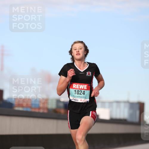 03.10.2024 - Köhlbrandbrückenlauf Fuchs,  Jonas http://msf.ph/oto/7198246 03.10.2024 09:37:05 Position 3 1024 meine-sportfotos.de