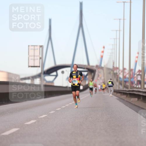 03.10.2024 - Köhlbrandbrückenlauf Fuchs,  Jonas http://msf.ph/oto/7198275 03.10.2024 09:37:20 Position 3 1054 meine-sportfotos.de