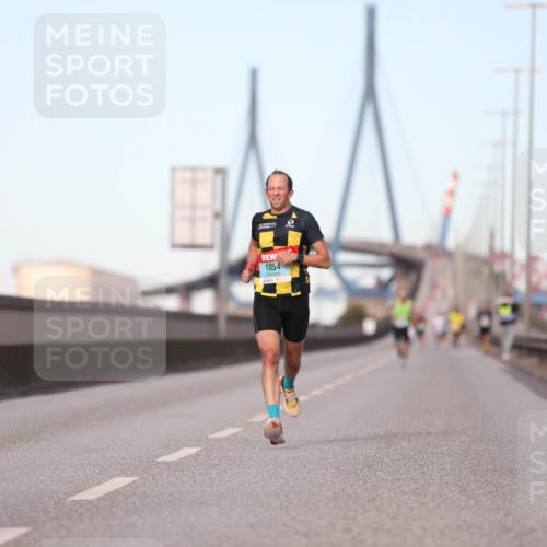 03.10.2024 - Köhlbrandbrückenlauf Fuchs,  Jonas http://msf.ph/oto/7198279 03.10.2024 09:37:24 Position 3 1054 meine-sportfotos.de