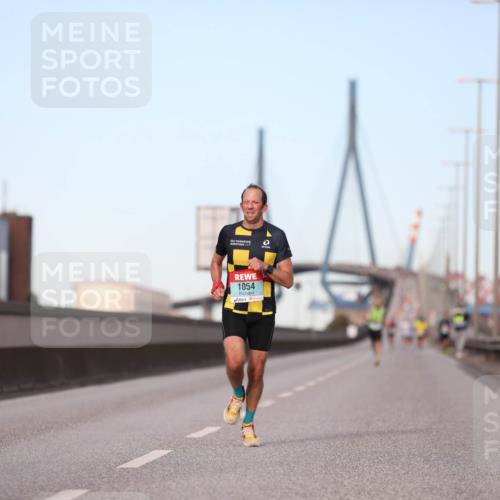 03.10.2024 - Köhlbrandbrückenlauf Fuchs,  Jonas http://msf.ph/oto/7198315 03.10.2024 09:37:25 Position 3 1054 meine-sportfotos.de