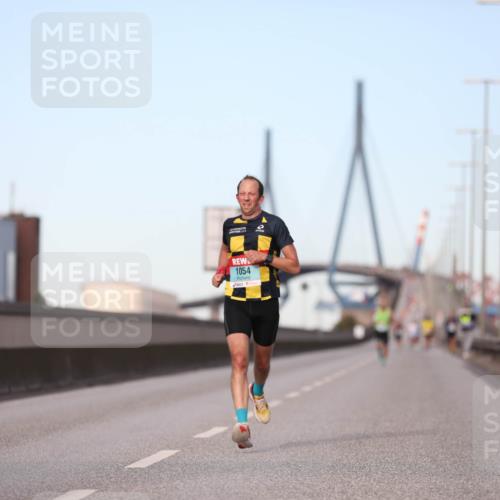 03.10.2024 - Köhlbrandbrückenlauf Fuchs,  Jonas http://msf.ph/oto/7198350 03.10.2024 09:37:25 Position 3 1054 meine-sportfotos.de