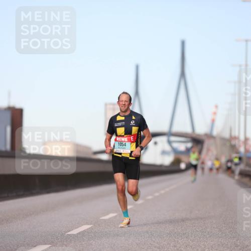 03.10.2024 - Köhlbrandbrückenlauf Fuchs,  Jonas http://msf.ph/oto/7198372 03.10.2024 09:37:26 Position 3 1054 meine-sportfotos.de