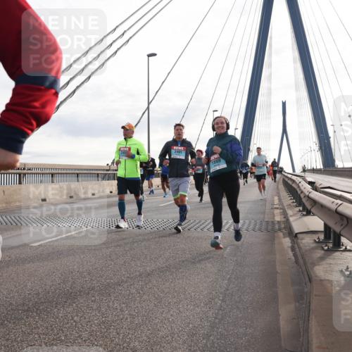 03.10.2024 - Köhlbrandbrückenlauf Matties Gatica Varas http://msf.ph/oto/7198658 03.10.2024 09:29:16 Position 2 249, 2491, 1869 meine-sportfotos.de