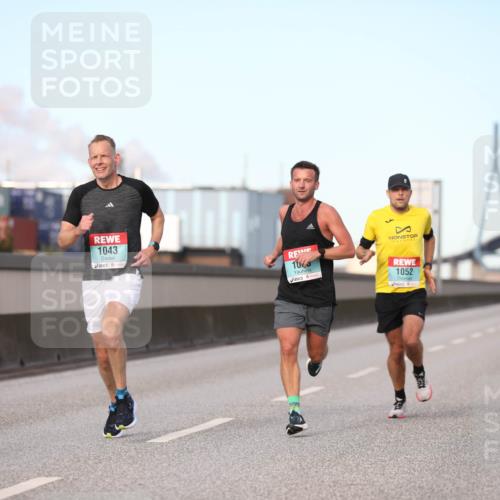 03.10.2024 - Köhlbrandbrückenlauf Fuchs,  Jonas http://msf.ph/oto/7198817 03.10.2024 09:38:00 Position 3 1043, 10, 1052 meine-sportfotos.de