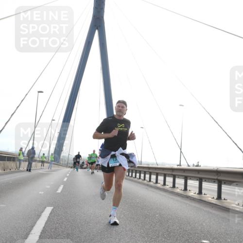 03.10.2024 - Köhlbrandbrückenlauf Jannik Wohlers http://msf.ph/oto/7198974 03.10.2024 09:19:53 Position 1  meine-sportfotos.de