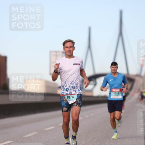 03.10.2024 - Köhlbrandbrückenlauf Fuchs,  Jonas http://msf.ph/oto/7199000 03.10.2024 09:38:07 Position 3 1074, 1033 meine-sportfotos.de