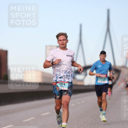 03.10.2024 - Köhlbrandbrückenlauf Fuchs,  Jonas http://msf.ph/oto/7199010 03.10.2024 09:38:07 Position 3 1074, 1033 meine-sportfotos.de