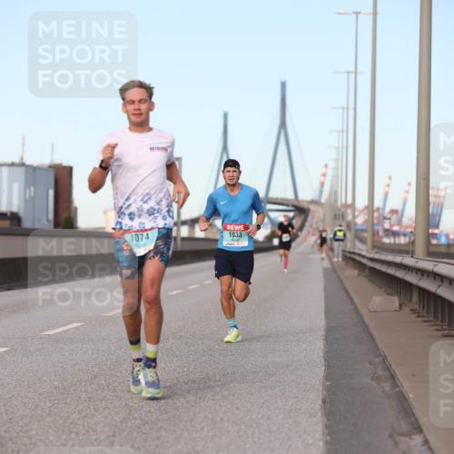 03.10.2024 - Köhlbrandbrückenlauf Fuchs,  Jonas http://msf.ph/oto/7199026 03.10.2024 09:38:09 Position 3 1074, 1033 meine-sportfotos.de