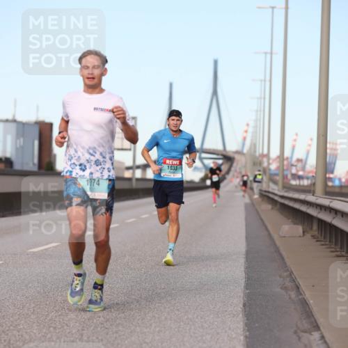 03.10.2024 - Köhlbrandbrückenlauf Fuchs,  Jonas http://msf.ph/oto/7199054 03.10.2024 09:38:09 Position 3 1033 meine-sportfotos.de