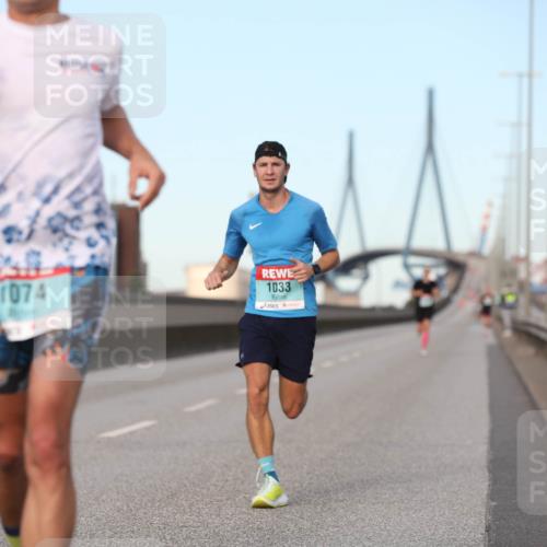 03.10.2024 - Köhlbrandbrückenlauf Fuchs,  Jonas http://msf.ph/oto/7199076 03.10.2024 09:38:10 Position 3 1074, 1033 meine-sportfotos.de