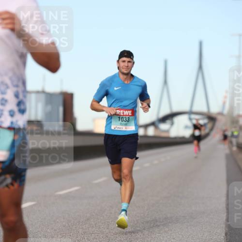 03.10.2024 - Köhlbrandbrückenlauf Fuchs,  Jonas http://msf.ph/oto/7199108 03.10.2024 09:38:10 Position 3 1974, 1033 meine-sportfotos.de